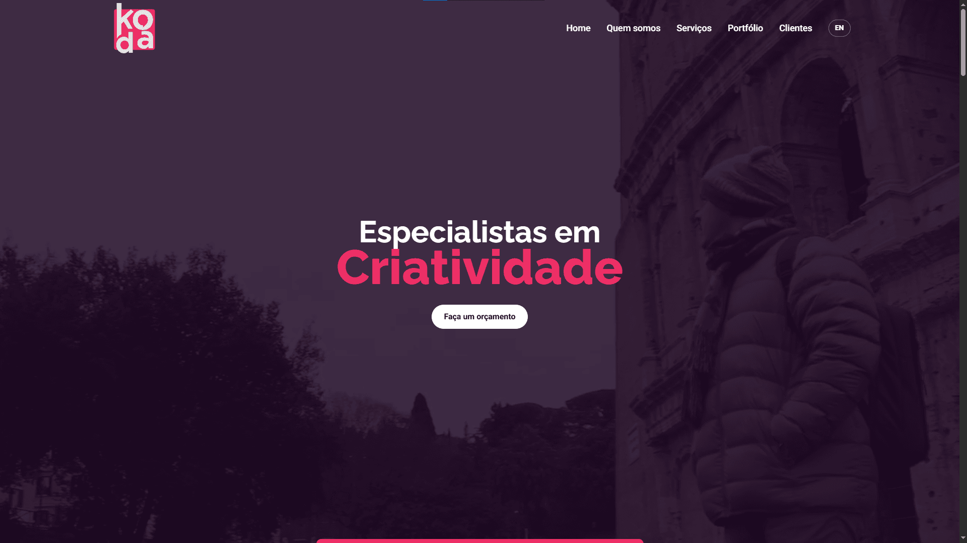 Screenshot da landing page da Koda Create, mostrando uma interface moderna e vibrante com seções de serviços, portfólio e contato.